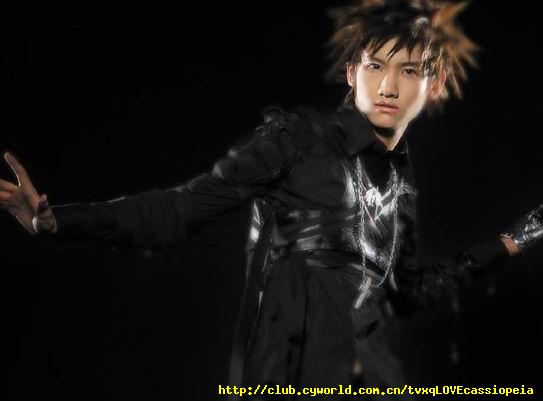  p data-id="gnwjoy2632">《triangle》是一首歌曲,演唱者是东方神起.