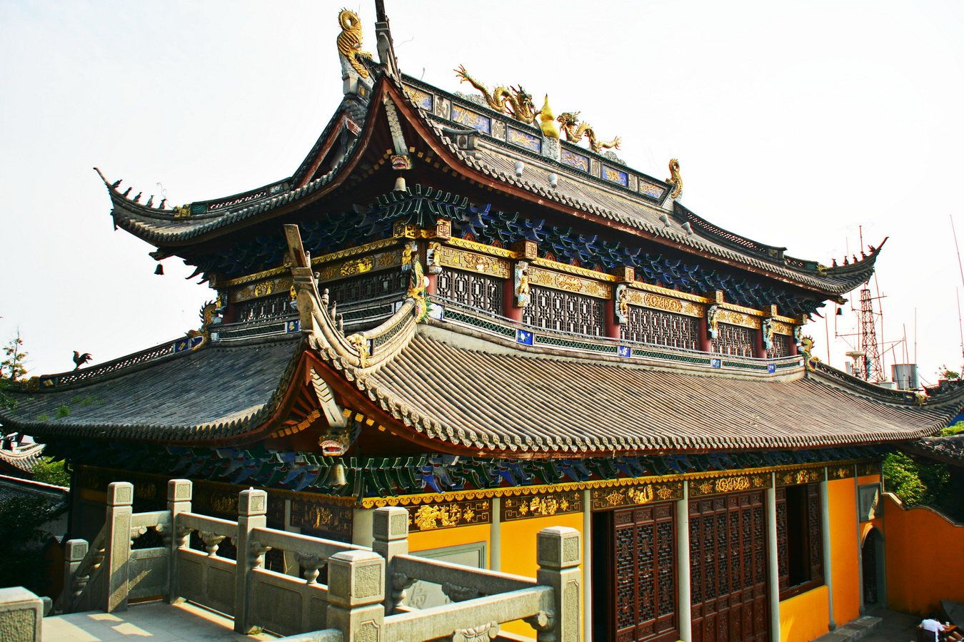 flying clouds over jade emperor hill