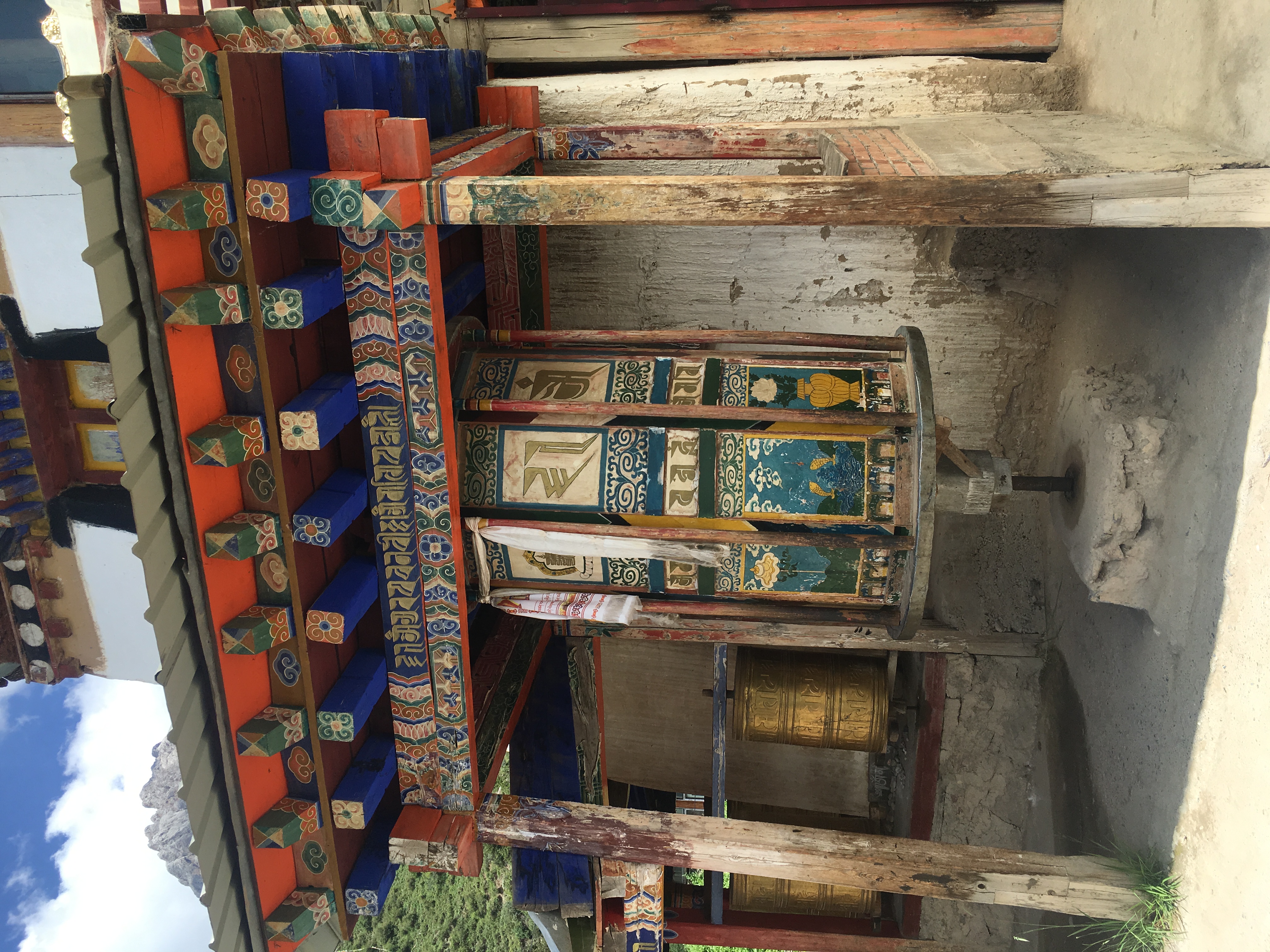 pbq1e9z">拉桑寺,青考日迪德琅,始建于1645年,位于迭部县益哇乡扎尕那