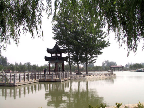  p>葡香园位于临清市市区东部,温泉路东首北侧,建于2001年,占地面积20