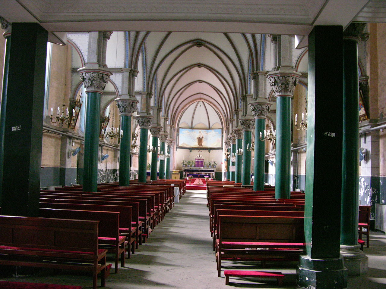  p>天主教的全称为"罗马天主教会",亦称"罗马公教",简称"公教",以前也