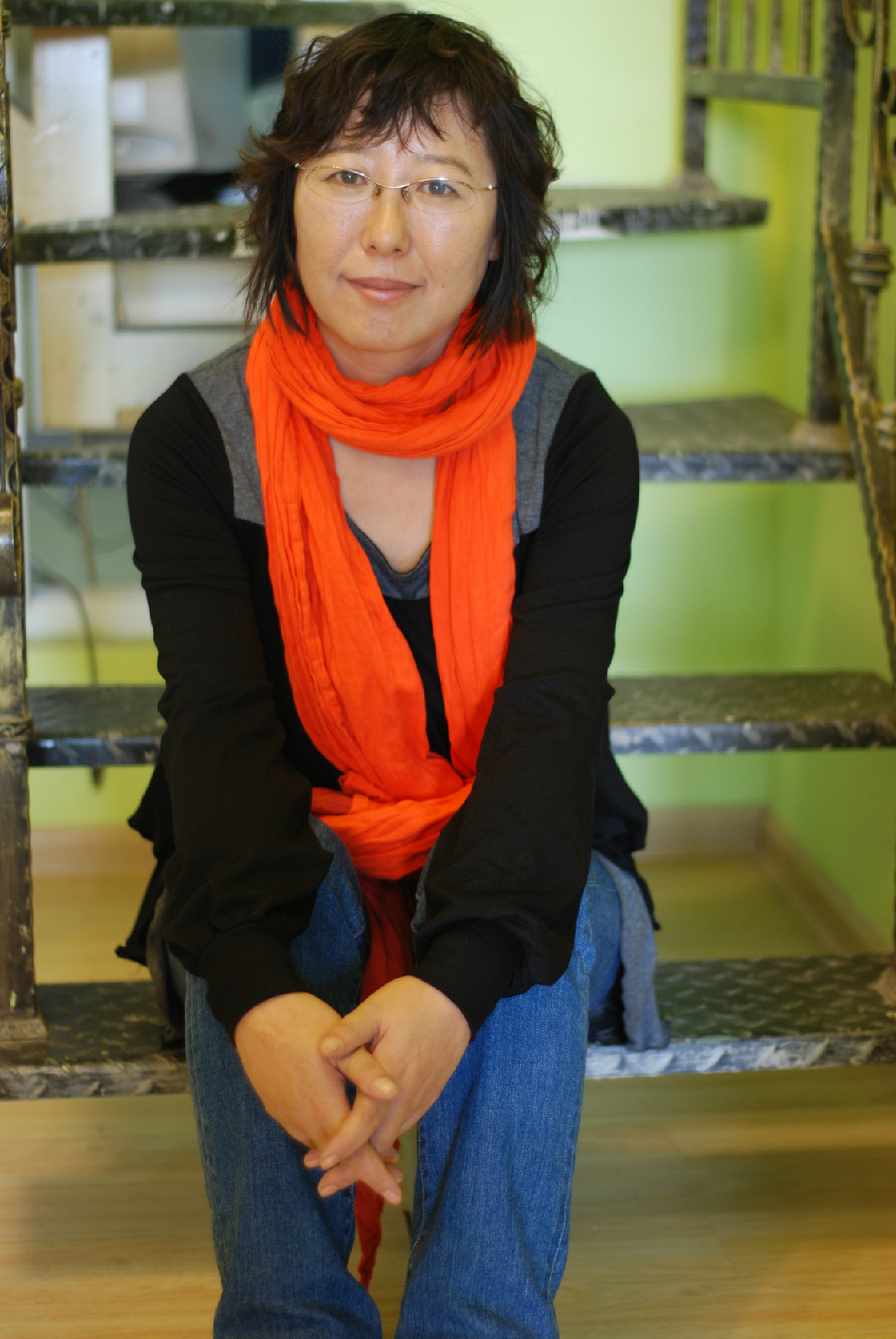 李南极具个人特色的冷峻诗风,在描述现实生活的同时