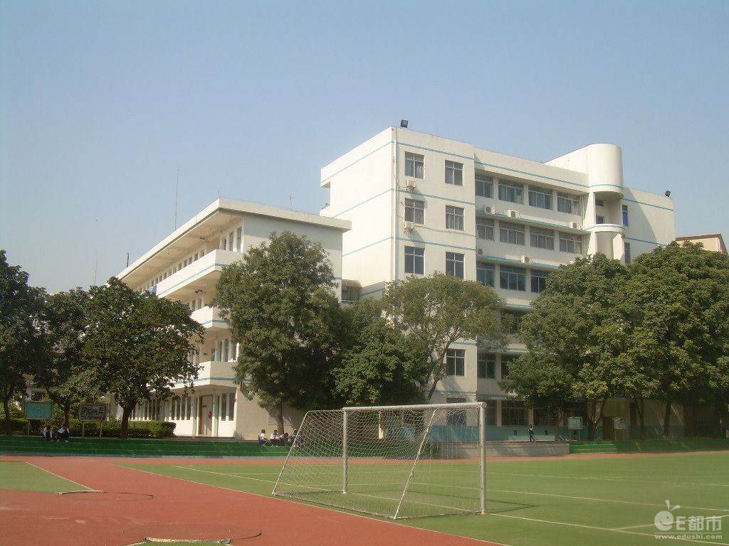  p>深圳市蛇口学校是2003年8月由深圳市蛇口小学(创办于1955年)与蛇口