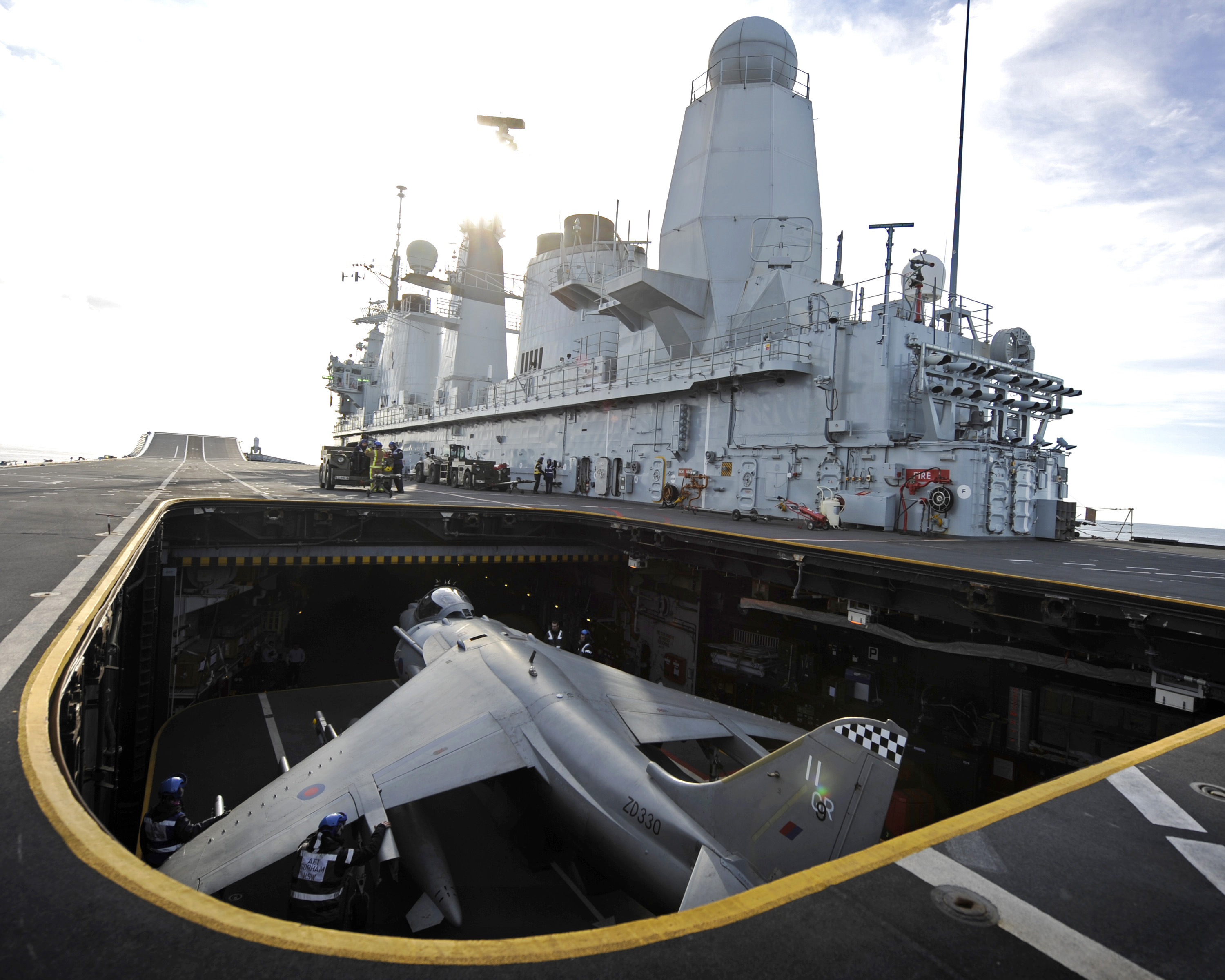 href="/item/皇家海军">皇家海军 /a>隶下一型搭载短距/垂直起降飞机