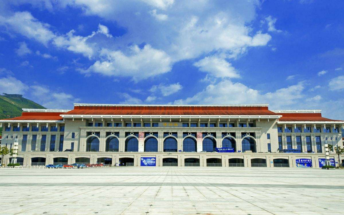 厦深铁路漳州站