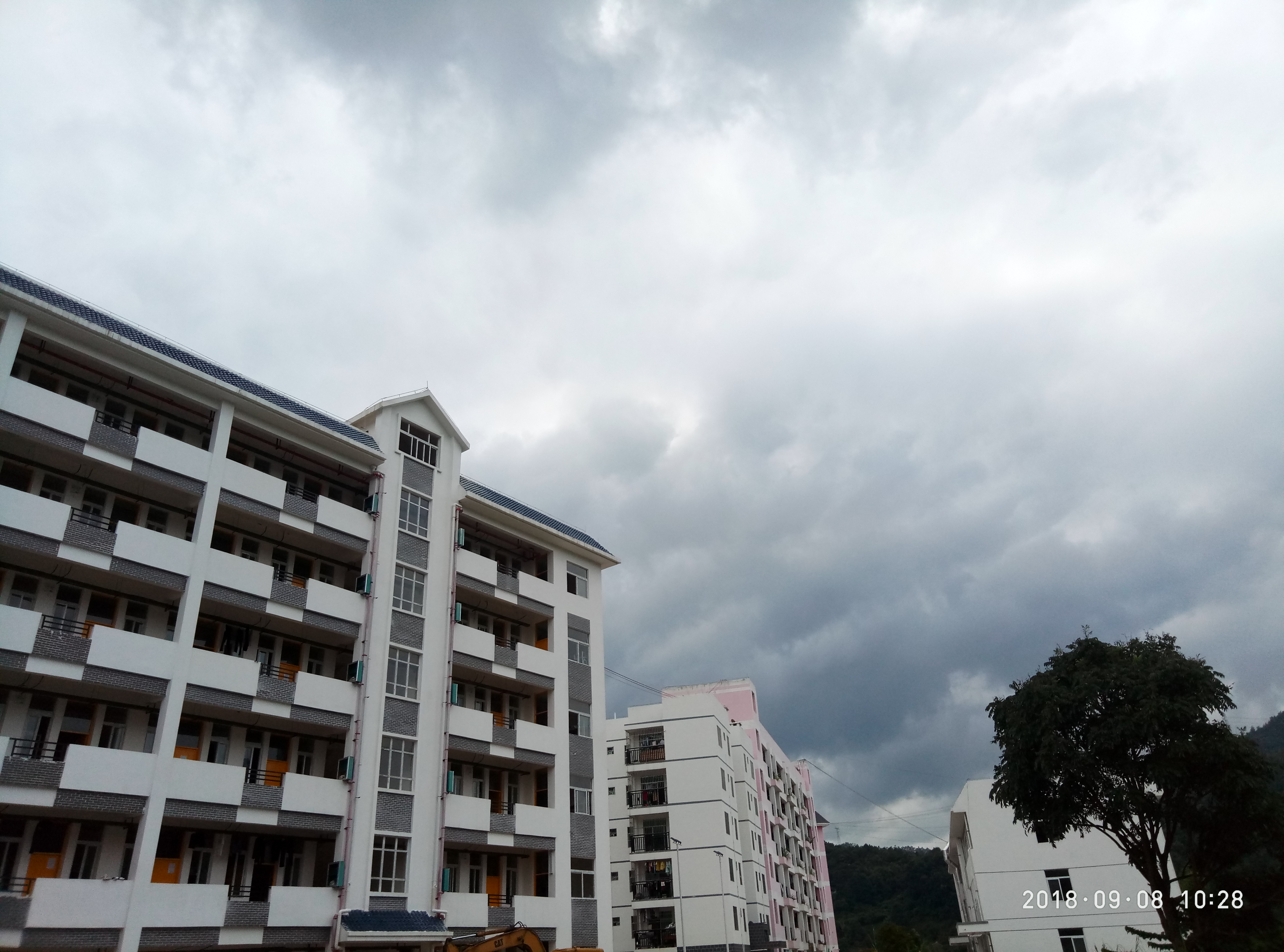 西林县民族初级中学