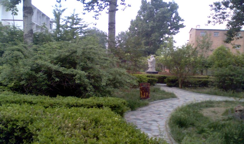  p>河北望都中学,始建于1952年,是河北省首批示范性重点高中.