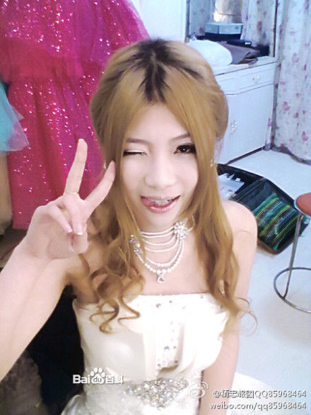 ">祁可欣 i>(1991年5月11日一2013年4月25日) /i>,出生于江苏省南京市