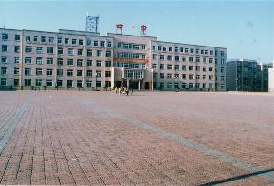  p>瓦房店市第四初级中学位于 a href="#" data-lemmaid="5883576">