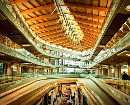  p>西蒙菲莎大学(simon fraser university)简称sfu,成立于1965年