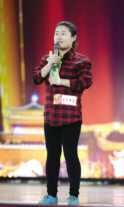 王守英,是一名创意 a target="_blank" href="/item/服装设计师