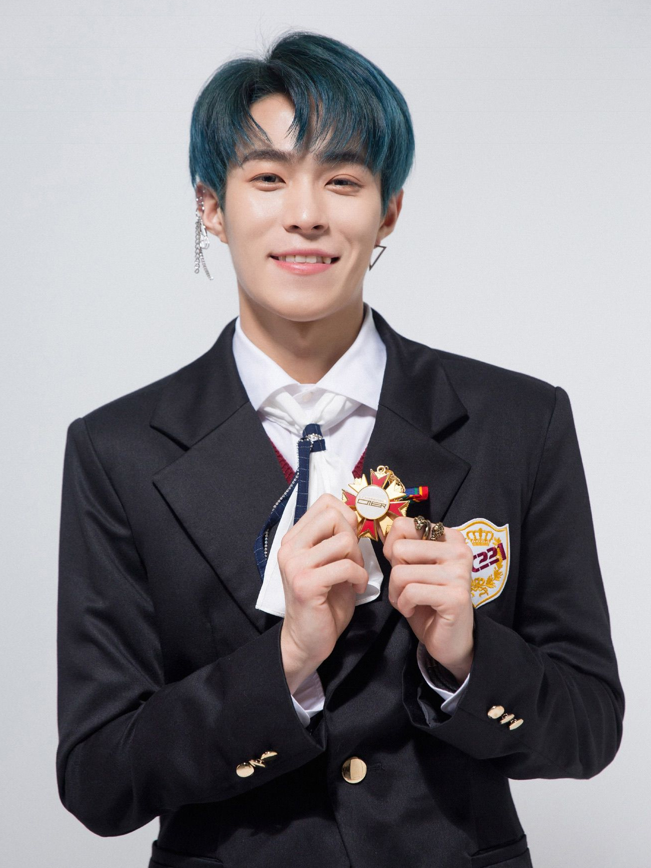  p>岳岳,本名岳明辉,1992年7月11日出生于北京市