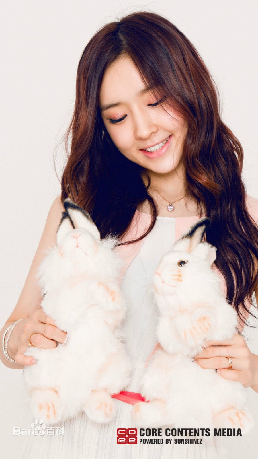  p>李雅琳(         ,lee areum),1994年4月19日出生于韩国首尔,韩国