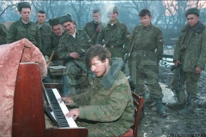  p>格罗兹尼巷战,这是越战以后最残酷最血腥的 a href="#" data-lemma