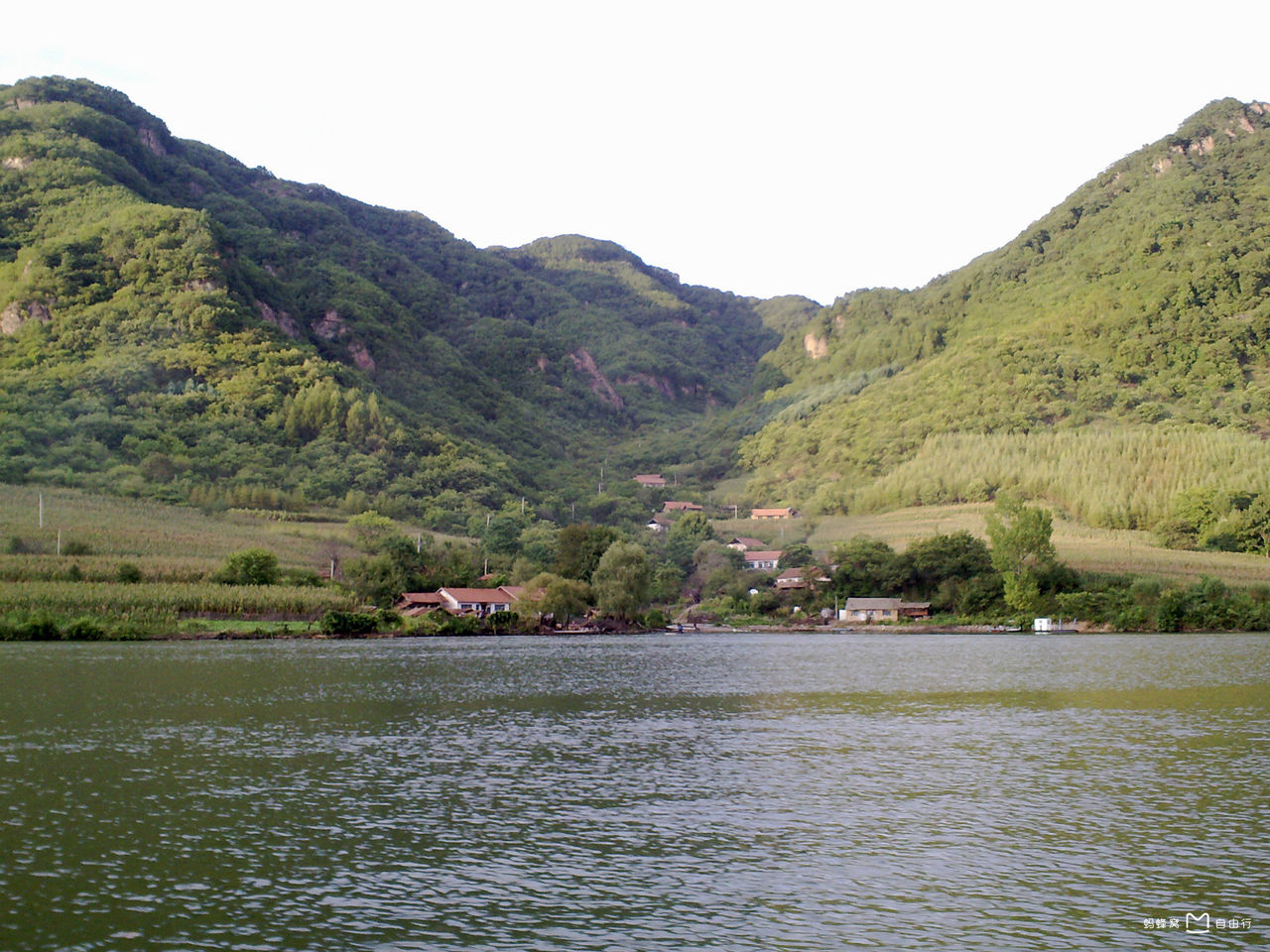  p>青山沟国家重点风景名胜区位于宽甸县青山沟镇境内,景区距宽甸县城