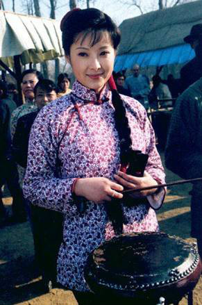  p>《啼笑因缘》是由 a href="#" data-lemmaid="4878375">黄蜀芹 /a>