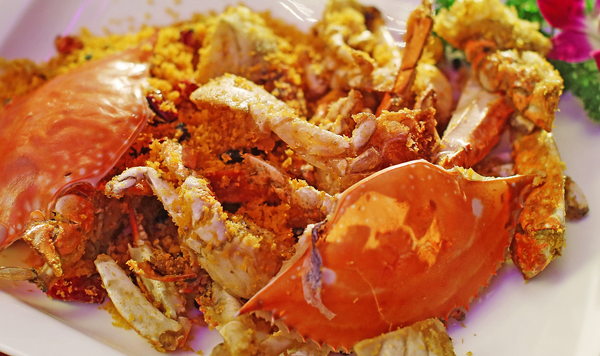  p data-id="gnwo779m79">避风塘炒蟹是香港十大经典名菜之一,是一道