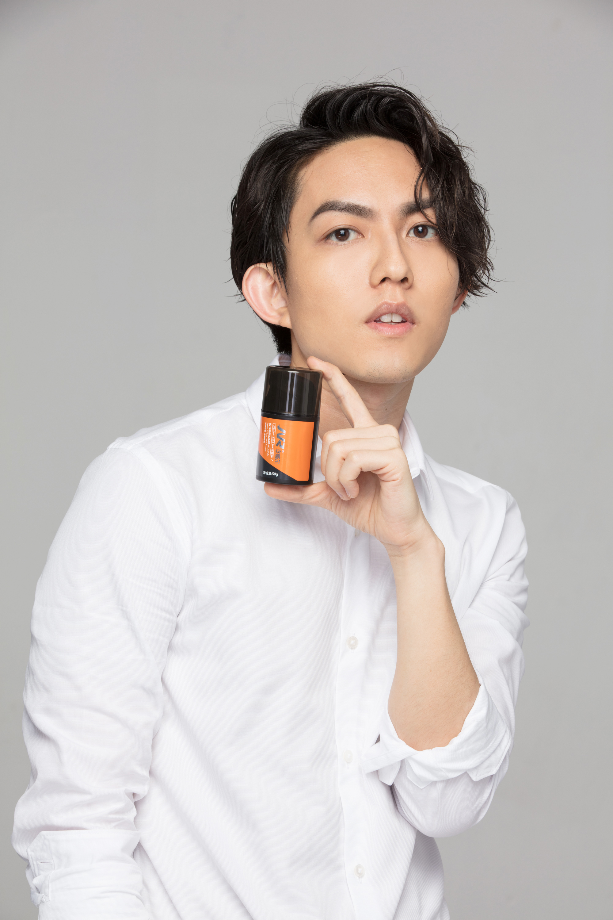  p>林宥嘉(yoga lin),1987年7月1日出生于台湾省屏东县,中国台湾流行