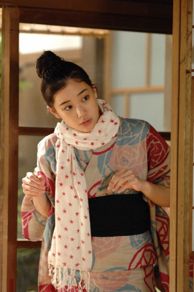 主演青春喜剧片《 a target="_blank" href="/item/花与爱丽丝/35211"