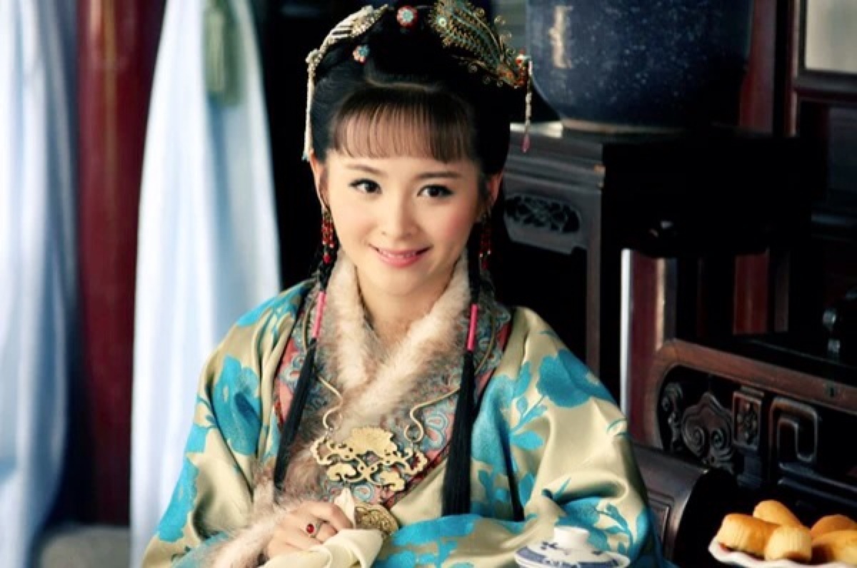  p>邓莎,1985年12月8日出生于湖南株洲,中国内地女演员.