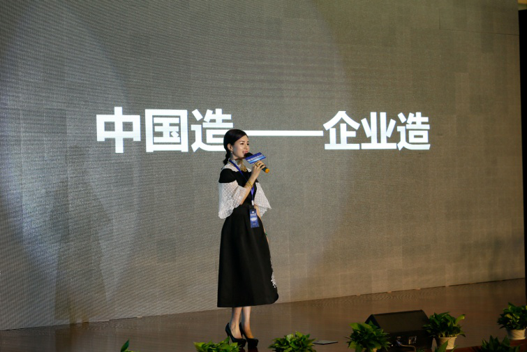 幸福狐狸张燕霞