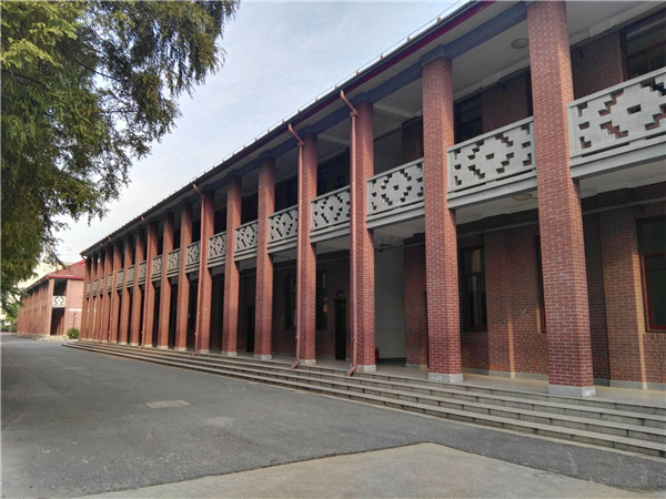 昆山市柏庐高级中学