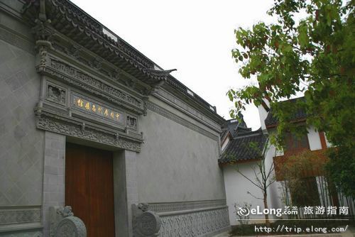  p>名媛馆为西施故里旅游区(含西施殿,中国历代名媛馆,范蠡祠,郑氏