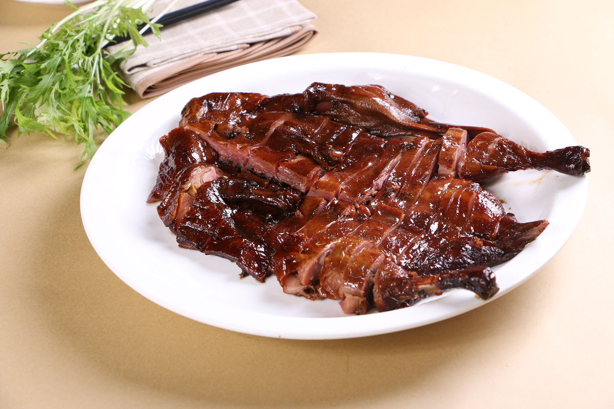  p> a href="#" data-lemmaid="3474717">酱汁鸭子 /a>是一道美味的