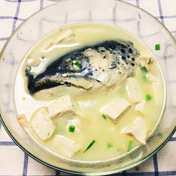 鳗鱼头豆腐汤