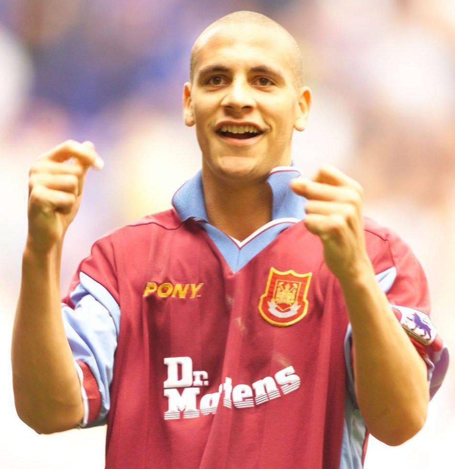  p>里奥·费迪南德(rio ferdinand),全名里奥·加文·费迪南德(rio