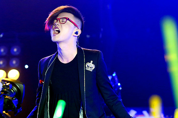  p>丁克森,原名丁晨,湖北武汉人,籍贯湖北武汉,中国流行男歌手,词曲