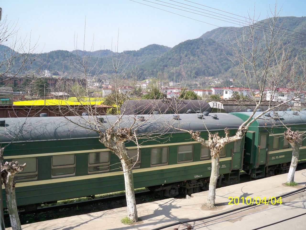  p>铜陵西站,原名铜陵站,是位于 a target="_blank" href="/item/宁铜