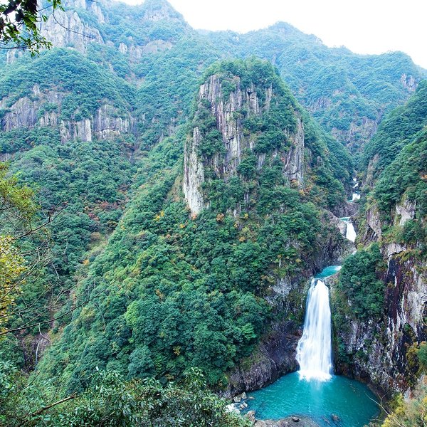  p data-id="gnwvsyoz0o">龙湾潭国家森林公园位于浙江省温州市永嘉县