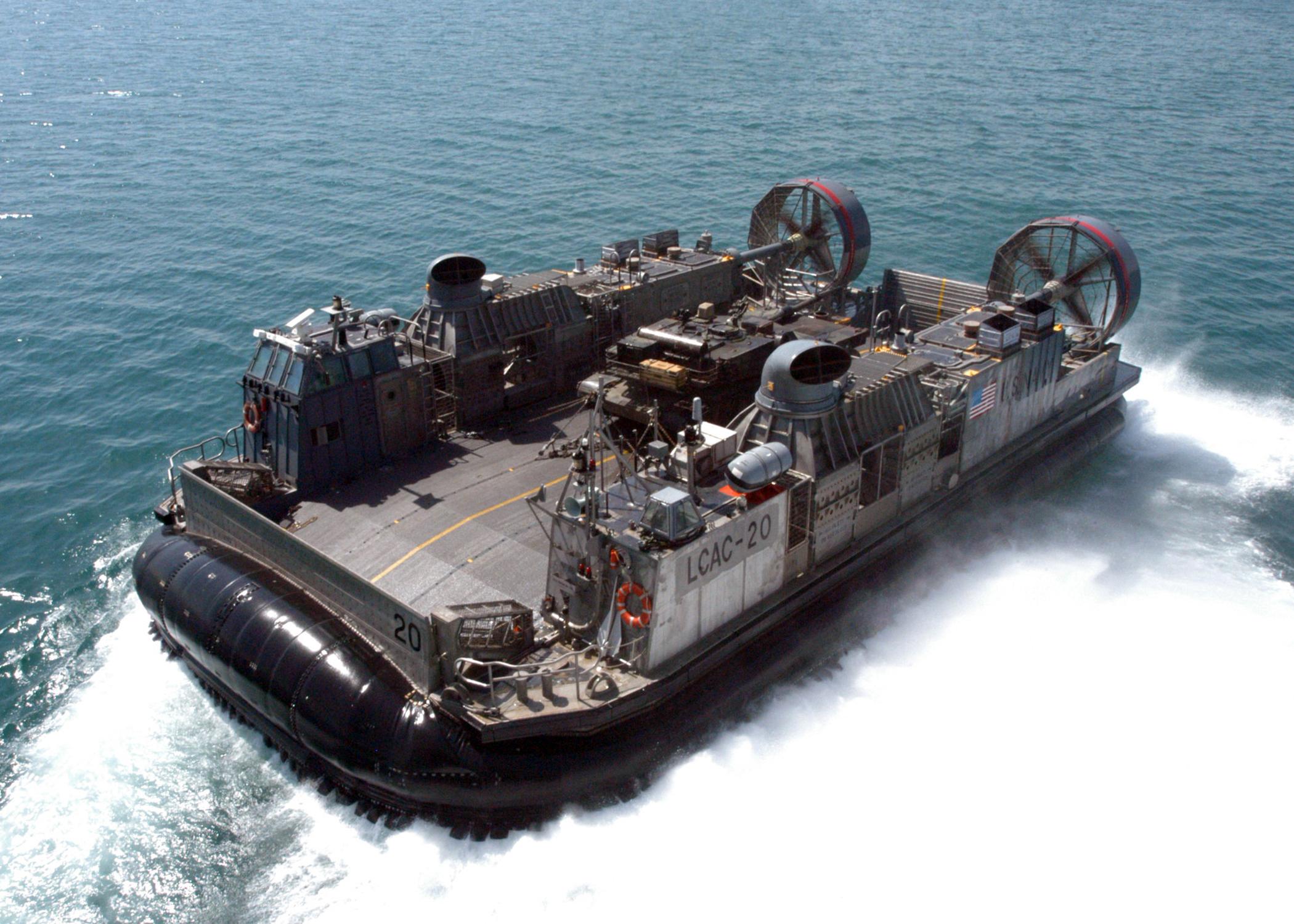 lcac气垫登陆艇