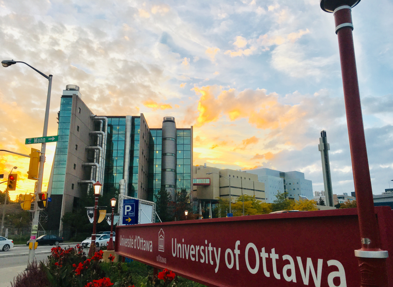  p>渥太华大学(university of ottawa, 法语: université dottawa)