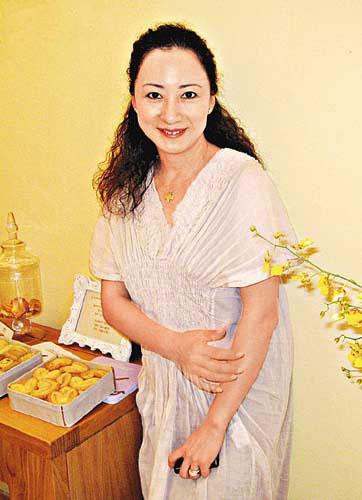  p> b>谢宁 /b>( i>shalline tse /i>),客家人,原籍广东梅县,1963年10