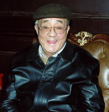  p data-id="gnbyp77442">黄裳(1919年6月15日—2012年9月5日),原名容