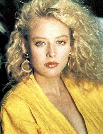  p>维吉妮娅·马德森(virginia madsen),1961年9月11日出生于伊利诺斯