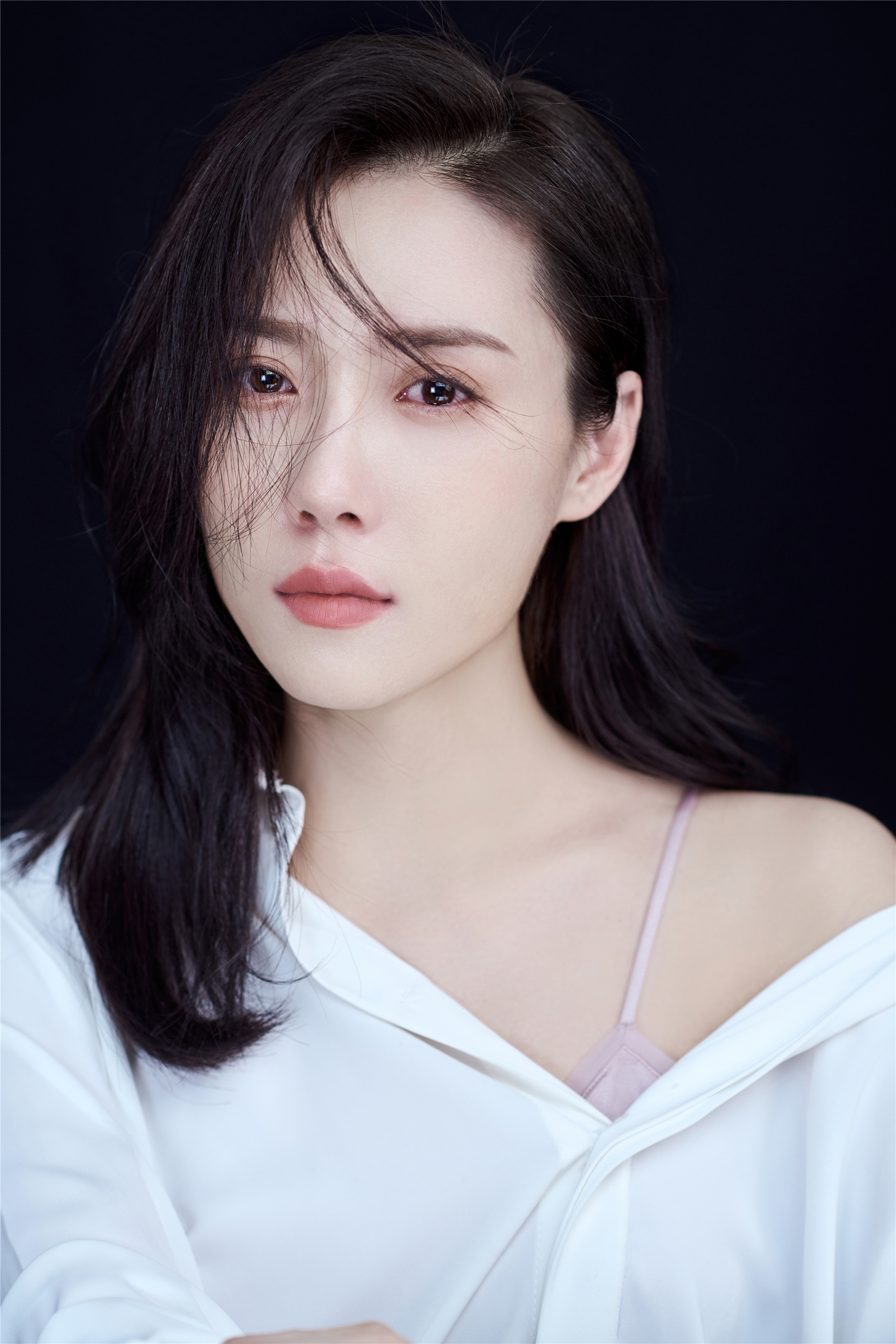  p>梁诗冉,毕业于北京电影学院,中国内地女演员.