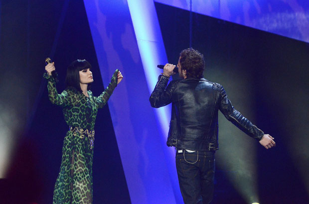 1988年3月27日出生于英国伦敦市雷顿布里奇区,英国流行女歌手,词曲