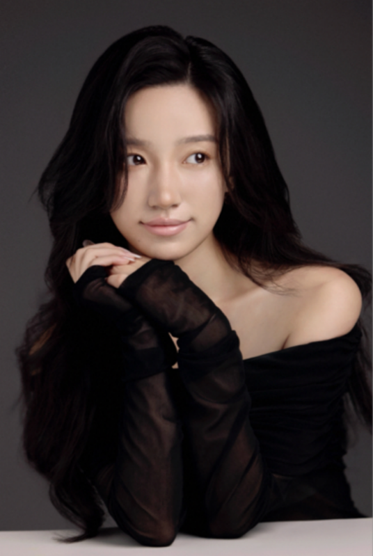 白妍 (Bai Yan) | 中国縦型ショートドラマ限定！俳優&女優図鑑