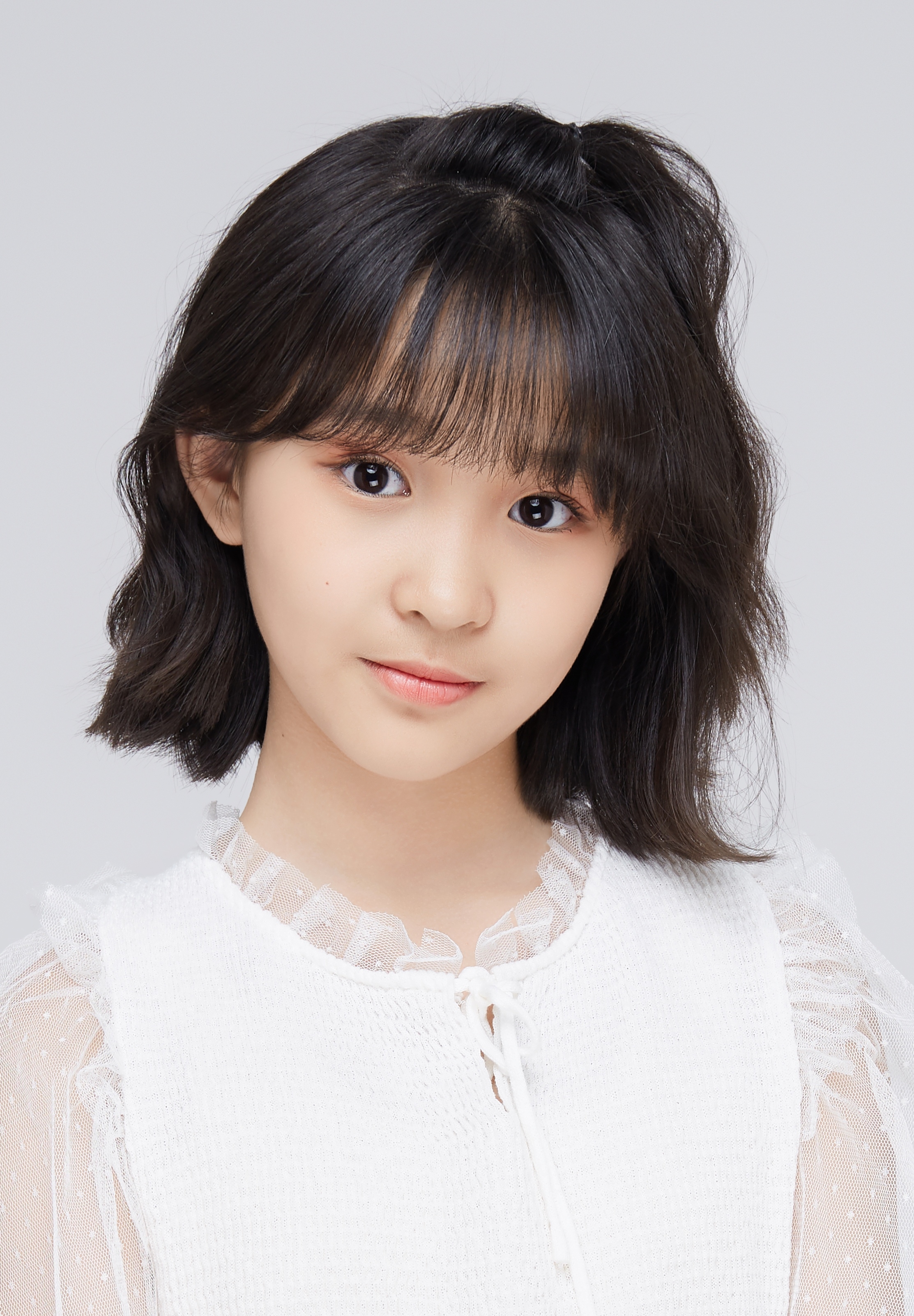  p>季妍霏,2010年2月23日出生于陕西西安,中国内地女演员.