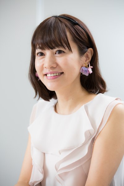 曾担任拳皇96麻宫雅典娜的声优,代表作是《艳姿!