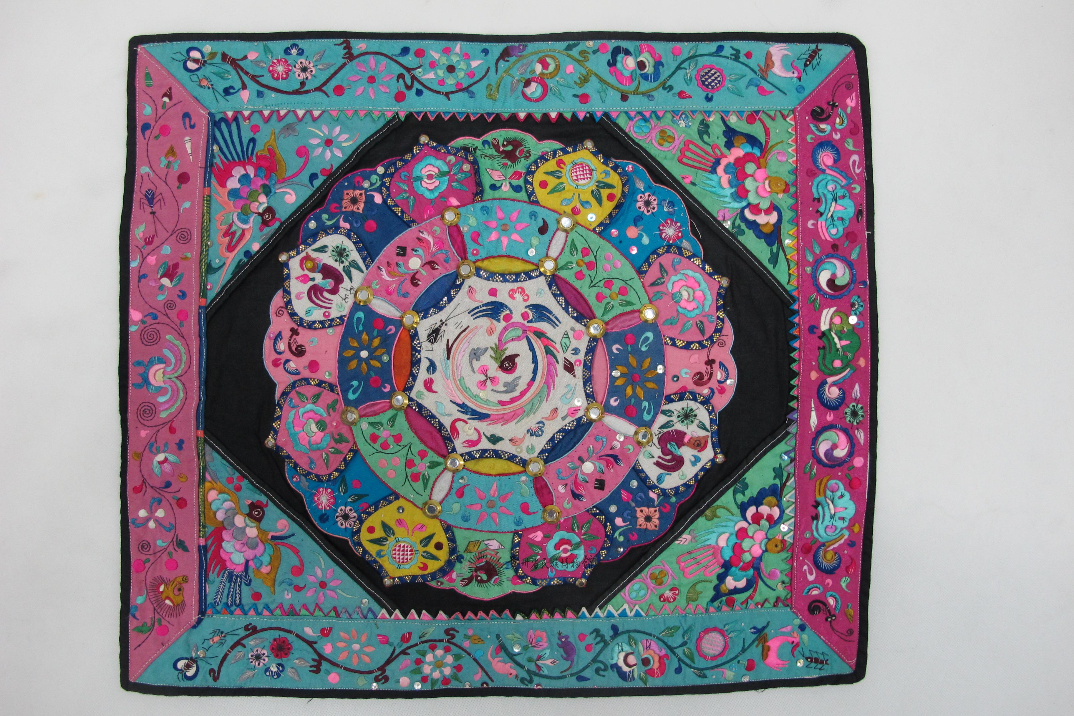 黎平侗族平绣布贴花鸟纹背带片