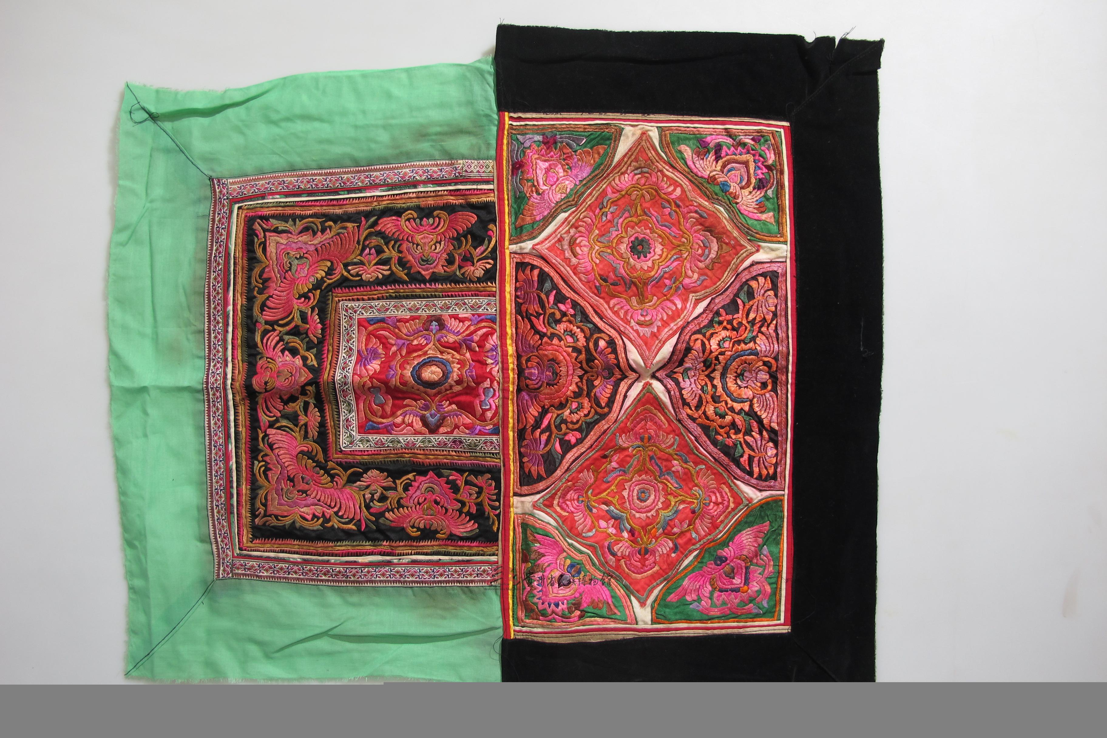 当代贵阳苗族平绣蝴蝶纹太阳纹背带