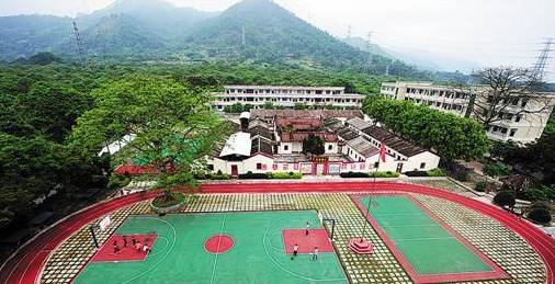  p>三都中学位于 a target="_blank" href="/item/广东省普宁市