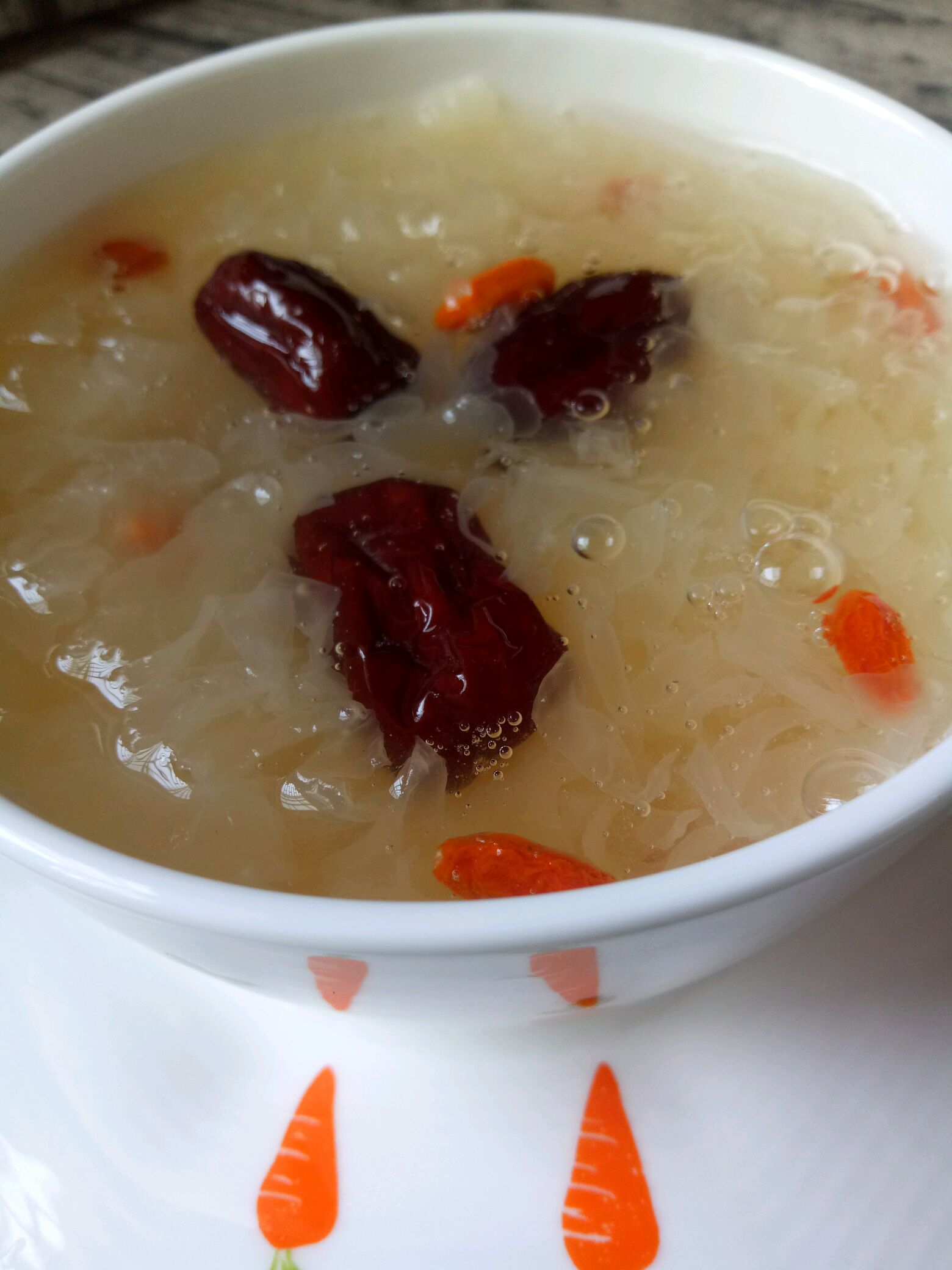 银耳大枣莲子羹