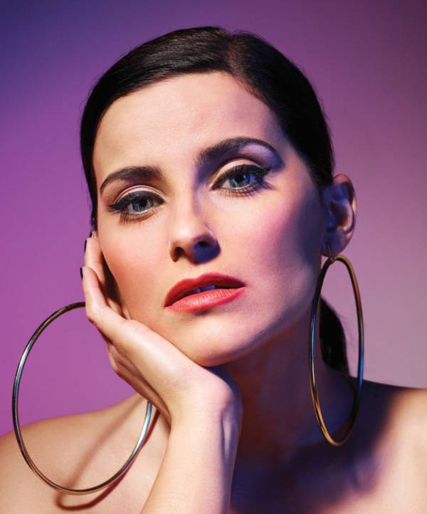  p>妮莉·费塔朵(nelly furtado),1978年12月2日出生于加拿大不列颠