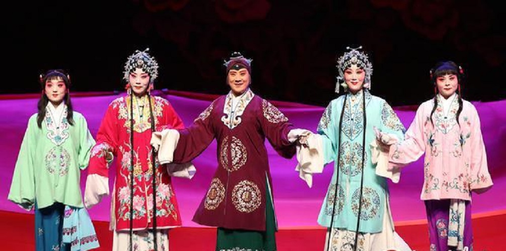 class="ref" data-ctrid="tfllsw1qqooi">秦腔《锁麟囊》又名《牡丹劫