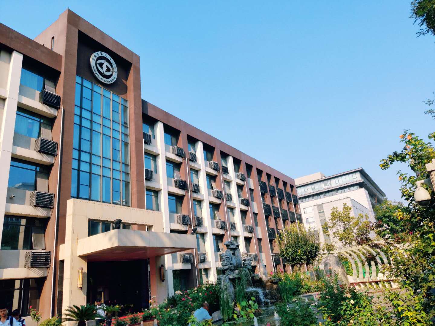  p>北京市第二十二中学校是一所有90多年历史的学校,原在骑河楼蒙福禄